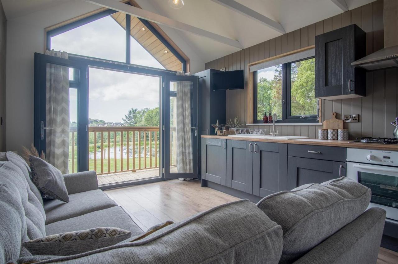 Cabin In The Woods - 1 Bedroom Lodge - Kilgetty Stepaside  Buitenkant foto